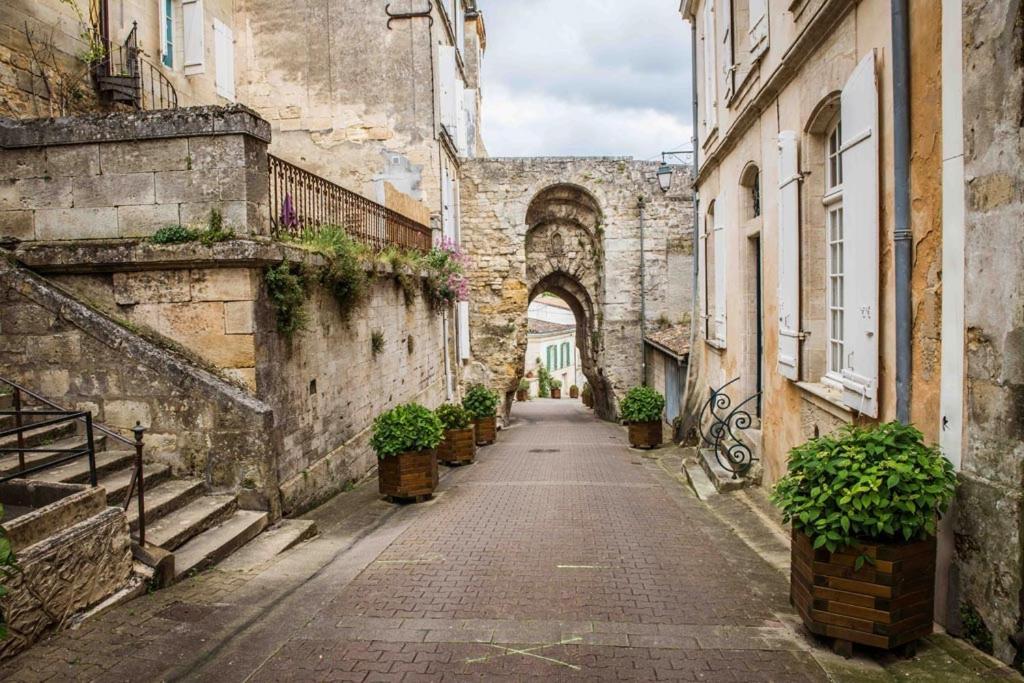 Bourg Superbe Appart Avec Vue Magnifique Exterior photo